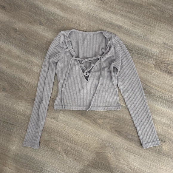 SEXY LACE UP LONG SLEEVE CROP TOP - Picture 2 of 3